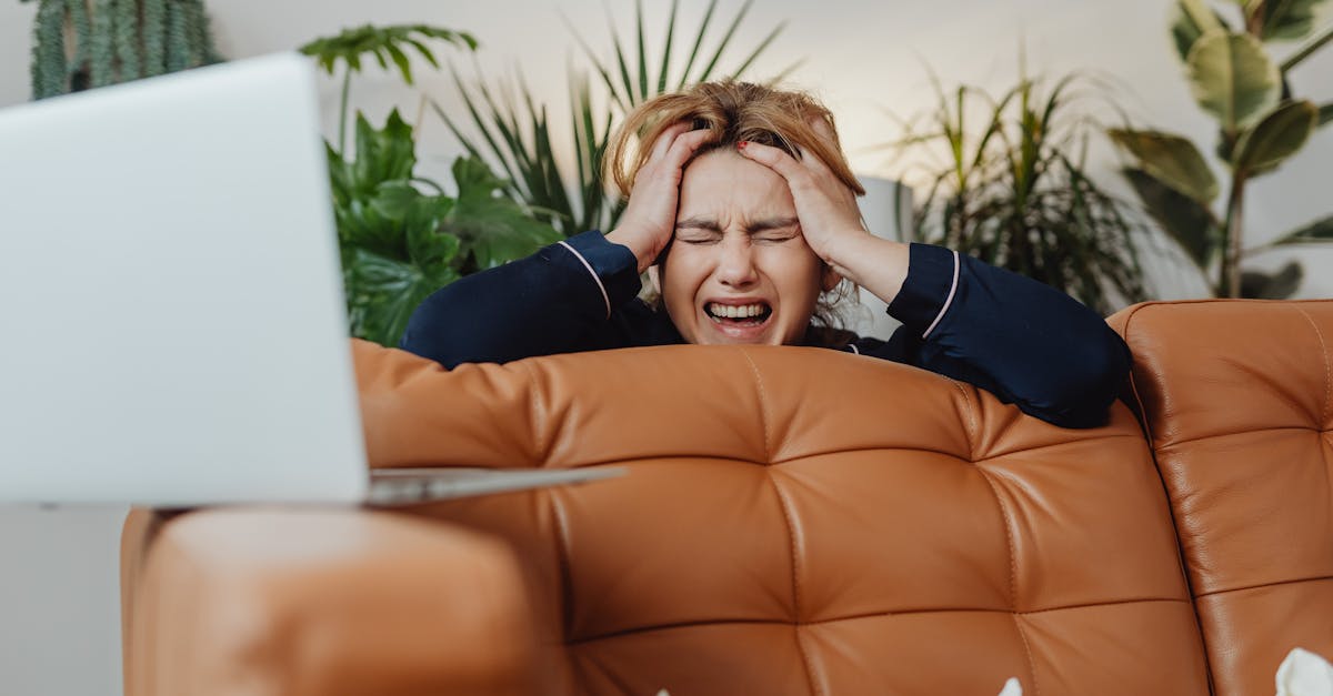 découvrez des solutions efficaces pour soulager la tension oculaire et retrouver un confort visuel optimal. profitez de conseils pratiques et de techniques pour apaiser vos yeux et réduire la fatigue liée aux écrans.