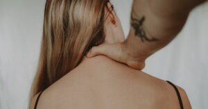découvrez des techniques efficaces pour soulager les tensions musculaires. apprenez des exercices, des étirements et des astuces pour détendre votre corps et améliorer votre bien-être au quotidien.