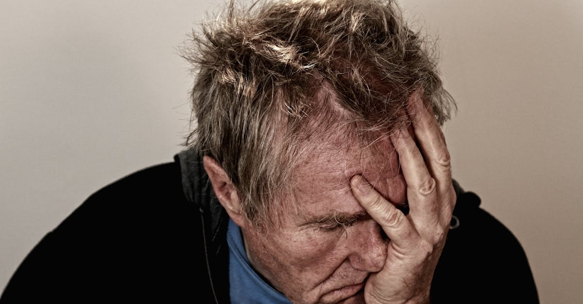découvrez les causes, les symptômes et les traitements des céphalées de tension. apprenez à gérer la douleur et à prévenir ces maux de tête fréquents avec des conseils pratiques et des approches efficaces.