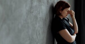 découvrez tout sur les maux de tête de tension : causes, symptômes, et traitements pour soulager vos douleurs. apprenez à identifier les déclencheurs et à mettre en place des solutions efficaces pour améliorer votre bien-être.
