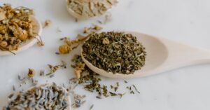 découvrez des remèdes naturels efficaces pour améliorer votre bien-être au quotidien. apprenez comment la nature peut vous aider à soulager divers maux et à adopter un mode de vie plus sain avec ces solutions simples et accessibles.