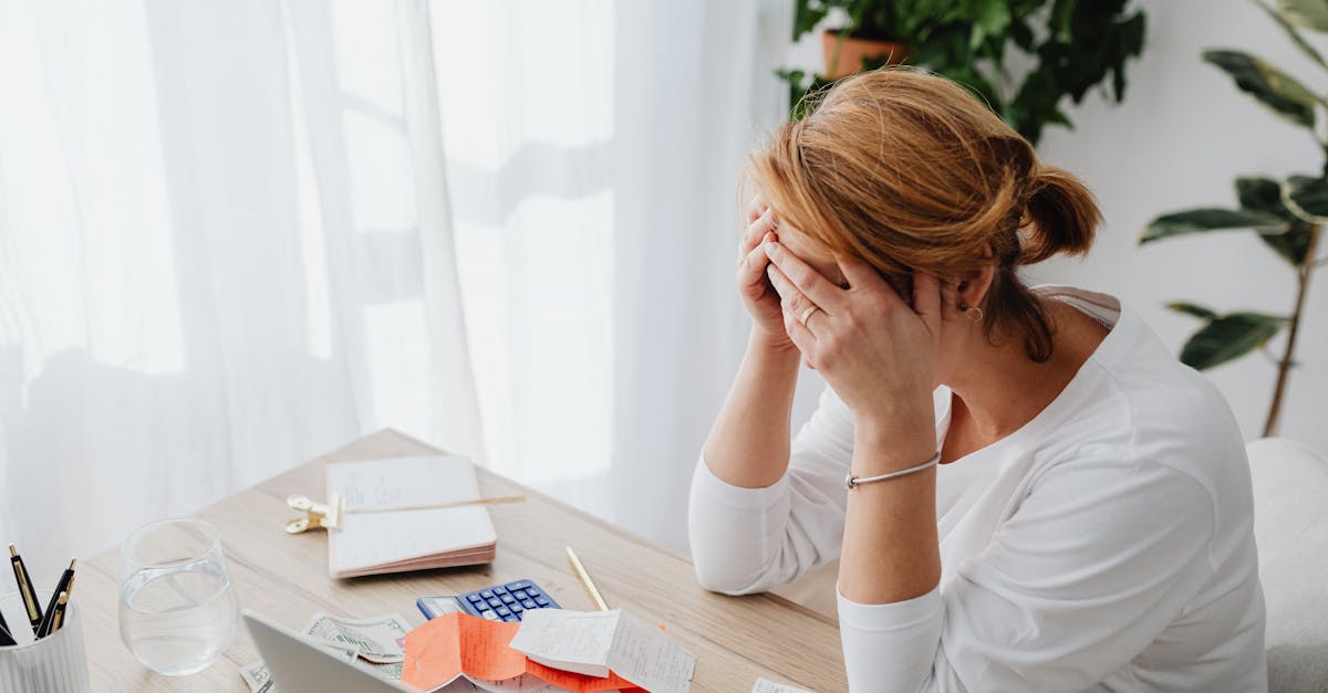 découvrez les causes, symptômes et traitements des maux de tête. conseils pour soulager rapidement vos douleurs et prévenir les crises de céphalées.